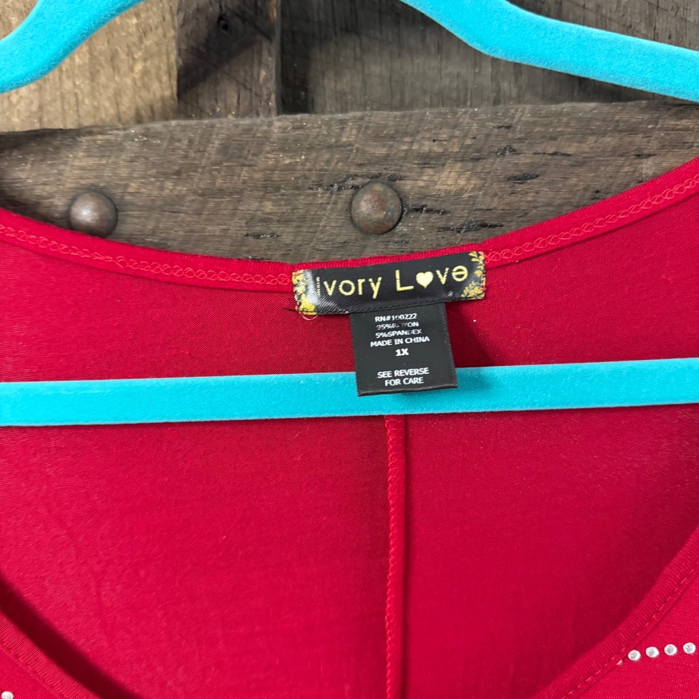 Ivory Love Studded Geometric Top 1X Red Short Sleeve Casual| 1X | PTP 18"